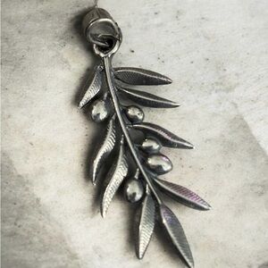 .925 Sterling silver leaf with berries charm